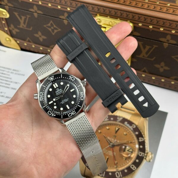 OM SM 42mm – Diver 300M Master Co-Axial Schwarz