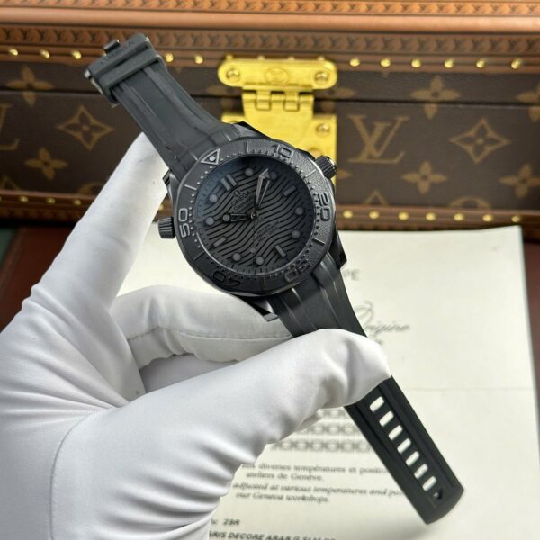 OM SM 43mm – Schwarz Kautschukarmband